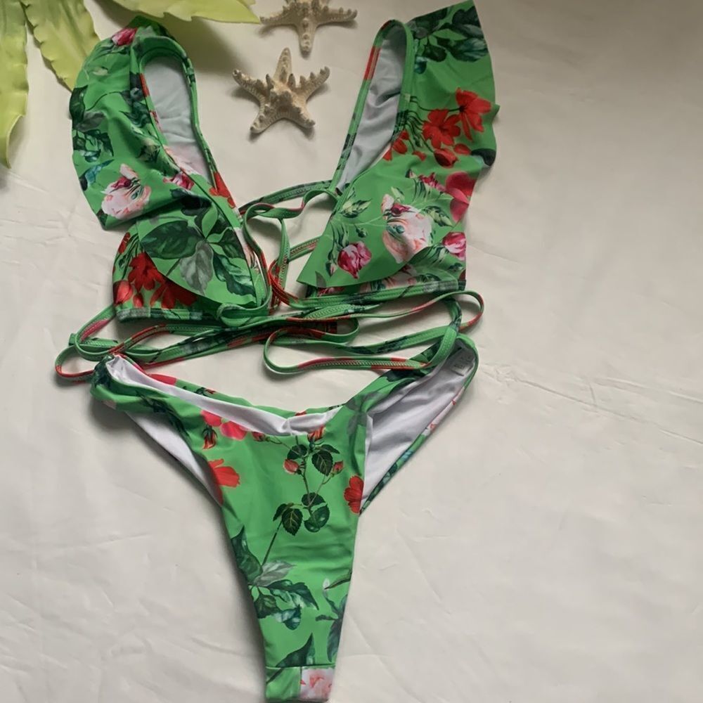⭐️FLORAL Ruffle Triangle High Cut Bikini Swimsuit⭐️ - Picture 4 of 6